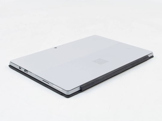 Microsoft Surface Pro 5 (8GB) (256GB) (Touchscreen) (Black keyboard) — i5-7300U, 8GB LPDDR3 Onboard, 256GB (M.2), Nagyon jó állapot